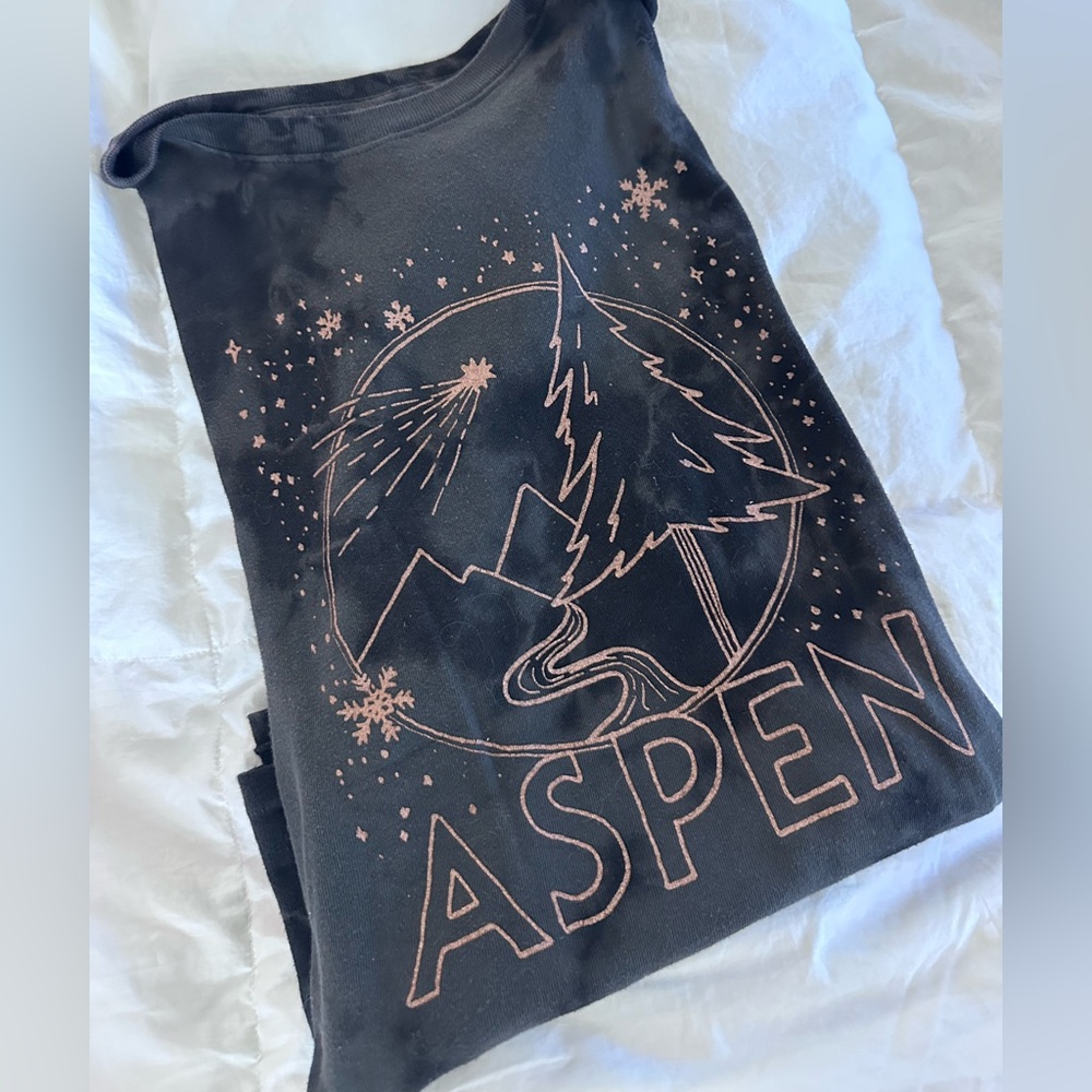 Junk Food Clothing Black Tie-Dye Aspen Tee with Rose Gold Print